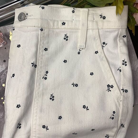 J. Crew White and Black Dainty Floral Straight Leg Crop Jeans - Picture 3 of 11